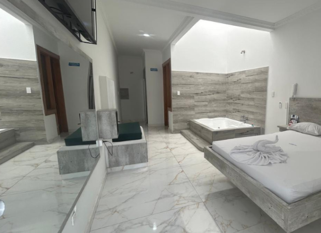 Cuarto con jacuzzi